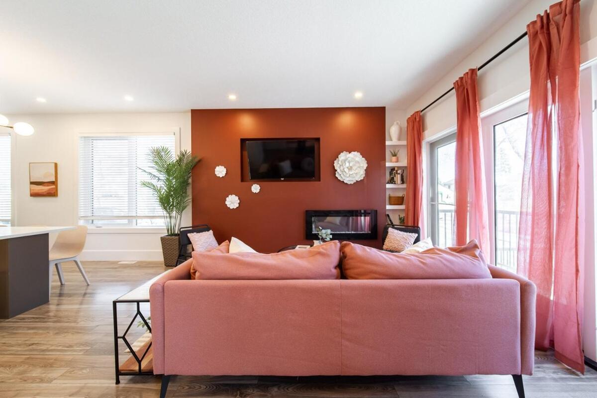 Chic Hideaway-king Bed-fireplace-dt-wem-ac-garage *