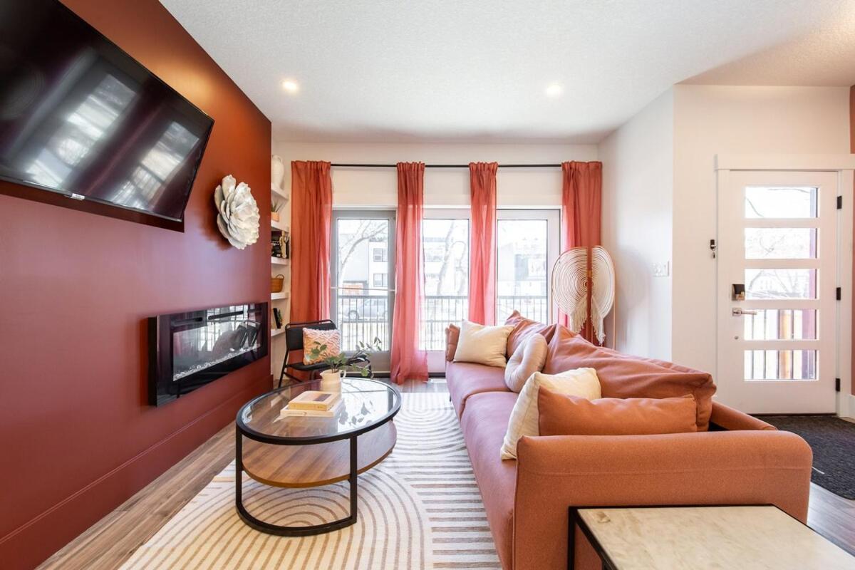 Chic Hideaway-king Bed-fireplace-dt-wem-ac-garage Apartment *