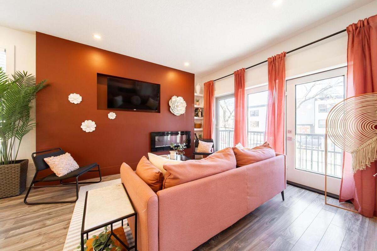 Apartment Chic Hideaway-king Bed-fireplace-dt-wem-ac-garage *